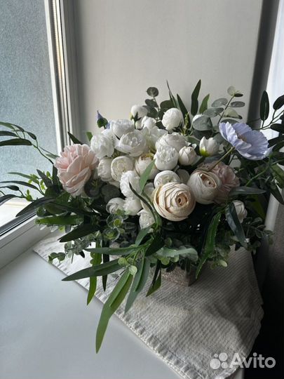 Искусственные цветы на стол молодоженов