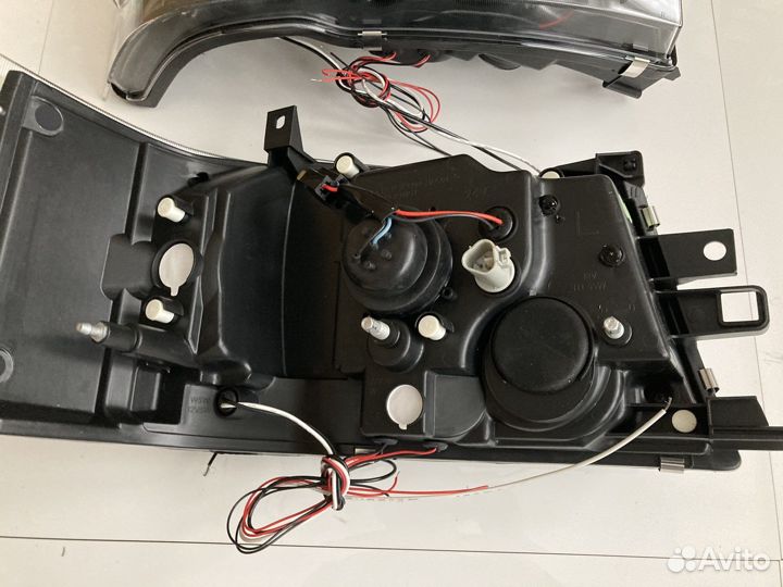 Фара (2шт) Toyota Hiace (2005+)