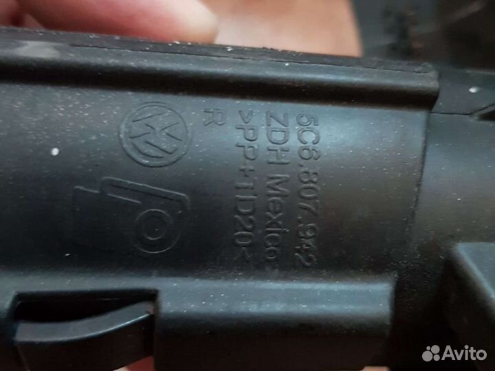 Омыватель фары (правый) для Джетта 6