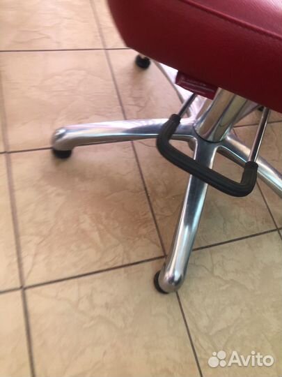 Парикмахерское кресло