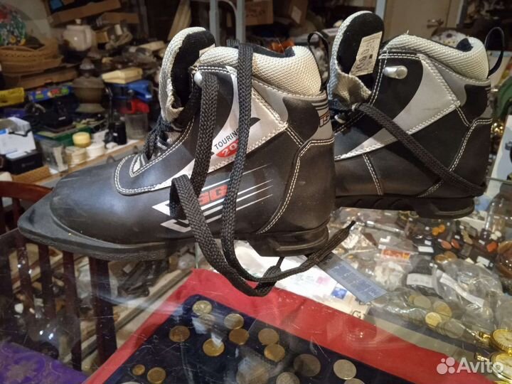 Лыжные ботинки