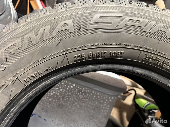 Nitto Therma Spike 225/65 R17 106T