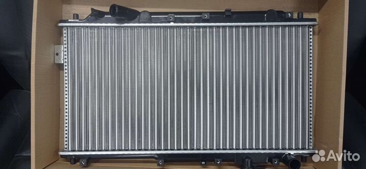 Радиатор охлаждения Kia Spectra
