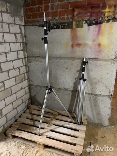 Стойку-тренога для фото Falcon Eyes L-B3900G