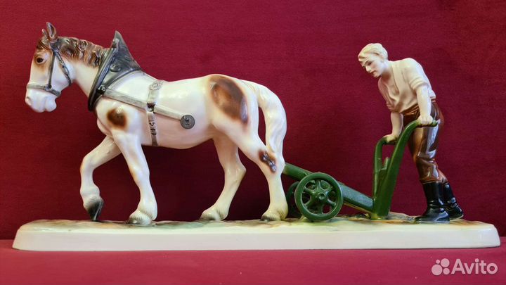 Фарфор статуэтка 