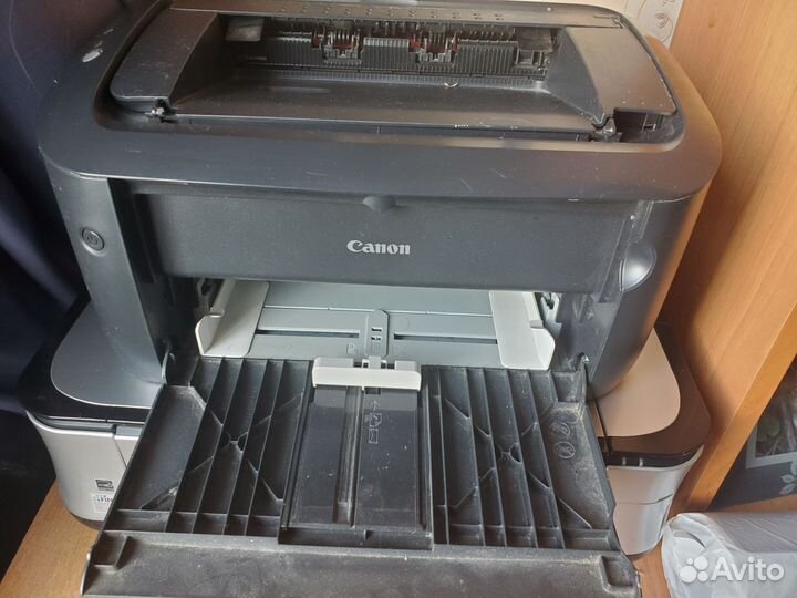 Принтер черно белый Canon.Торг уместен