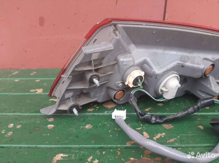 Фонарь Infiniti M25 M37 M56 Y51