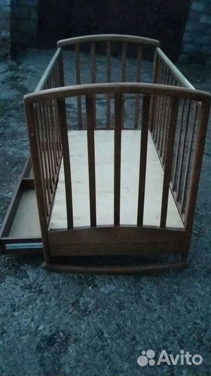 Детская кроватка