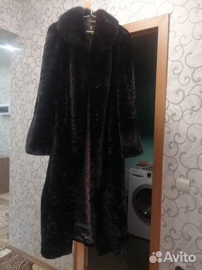Продам мутоновую шубу