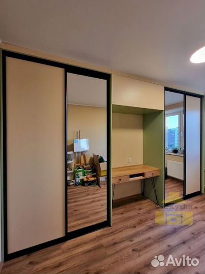 Шкаф купе с зеркалом