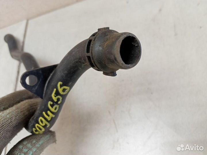 Патрубок системы охлаждения