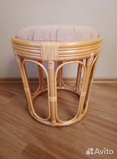 Этажерка из ротанга натуральная