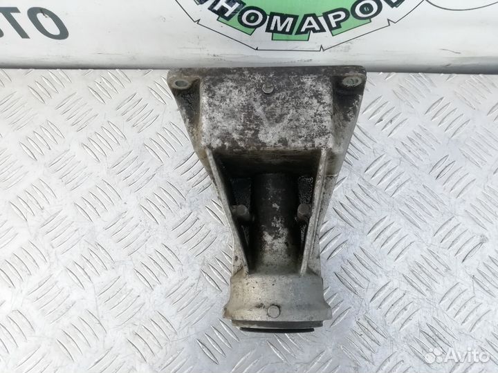 Кронштейн промежуточного вала BMW X5 E53 M54B30