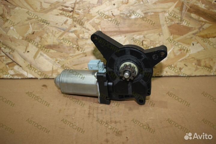 Электродвигатель стеклоподъемника правый\mercedes