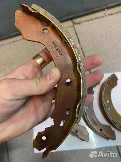 Колодки тормозные барабанные Nissan Primera P10