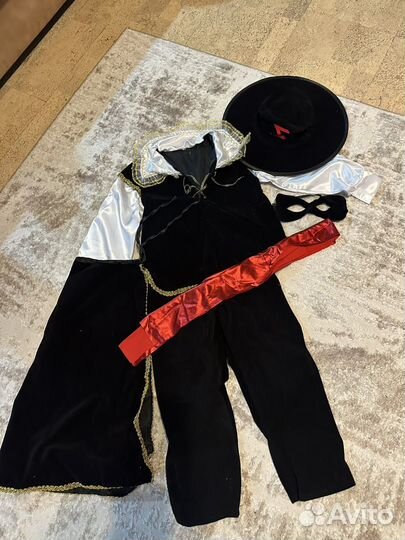 Костюм карнавальный Зорро/испанца новый 110-116