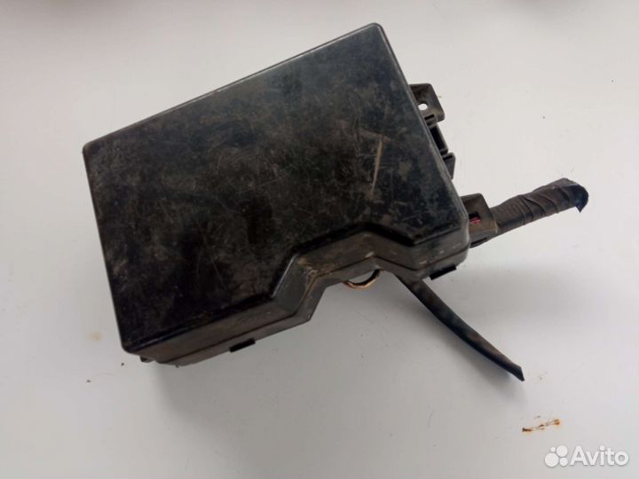 Блок предохранителей Паджеро 2