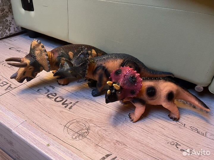 Динозавры резиновые