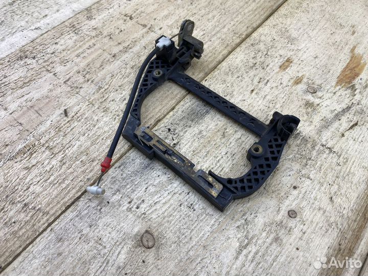 Кронштейн ручки BMW Е39 Зад Лево