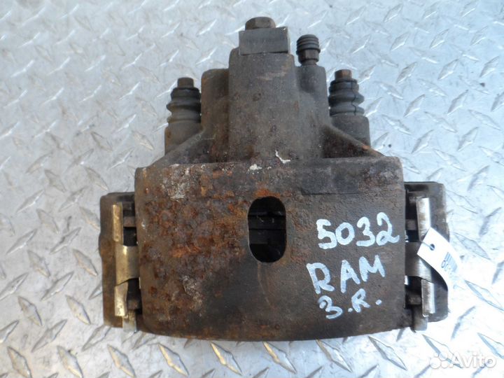 Суппорт задний правый Dodge Ram 3 1500