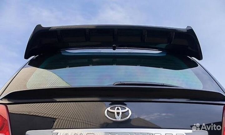 Спойлер под стекло на Lend Cruiser 200