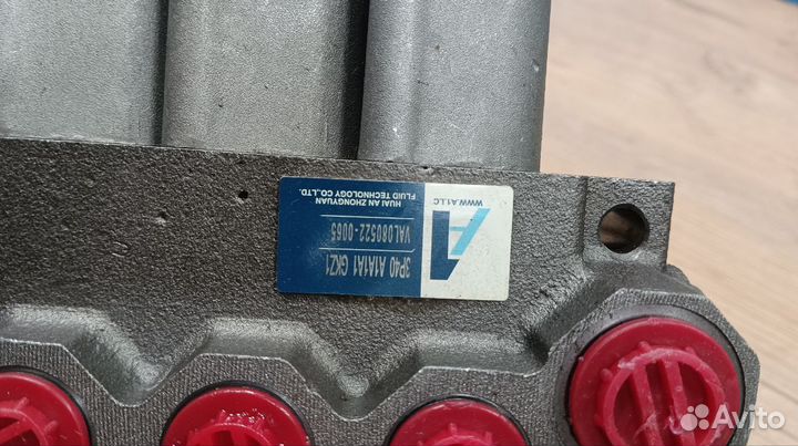 Гидрораспределитель 03Р40-1С1С1С1