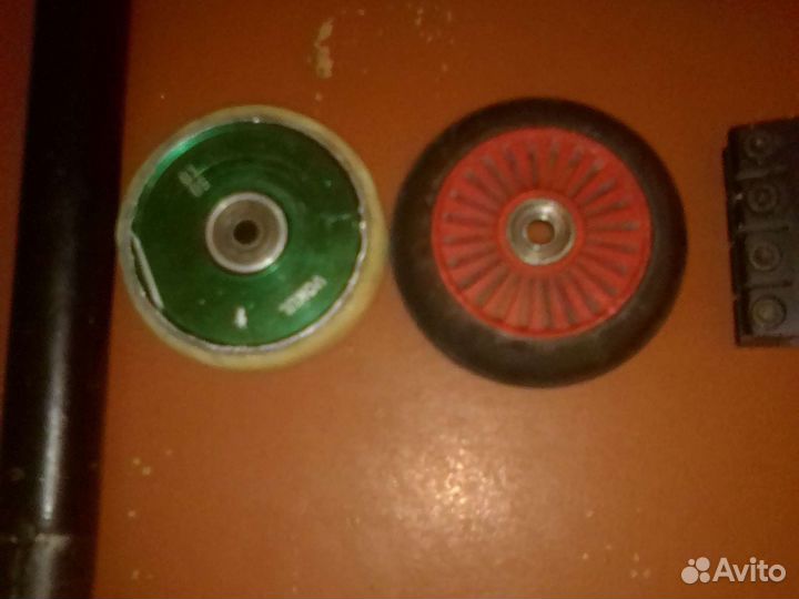 Продаю запчасти от самоката