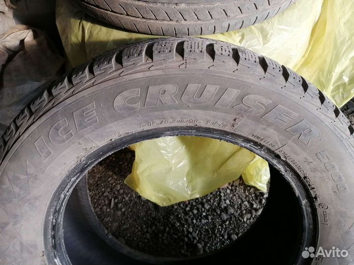 Bridgestone Ice Cruiser 5000 215/60 R16