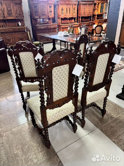 Антикварный стул