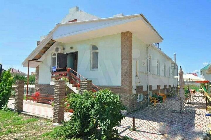 Комната 15 м² в > 9-к., 1/2 эт.