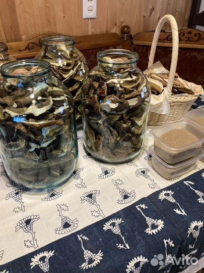 Сушеные белые грибы, грибная мука(порошок)