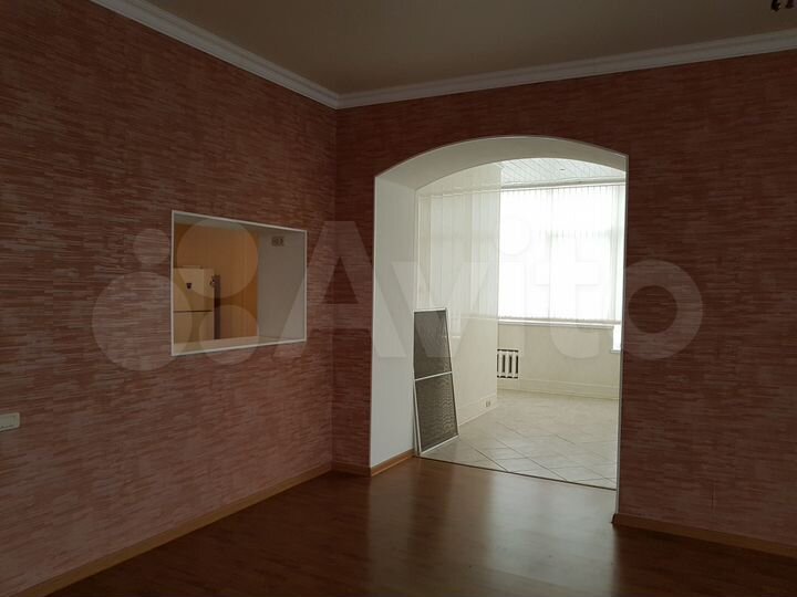 3-к. квартира, 122 м², 4/6 эт.