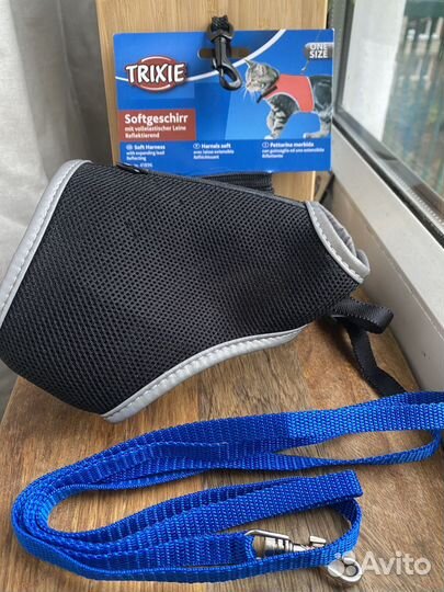 Шлейка мягкая с поводком для кошек,поводок.б/у)