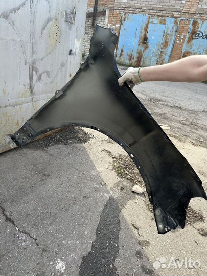 Крыло переднее левое Volkswagen Touareg