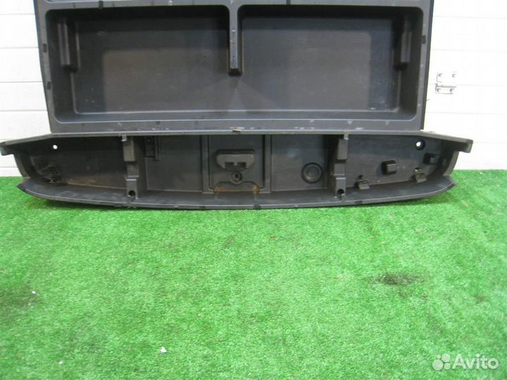 Ящик для инструментов Toyota Corolla Verso R1 2004