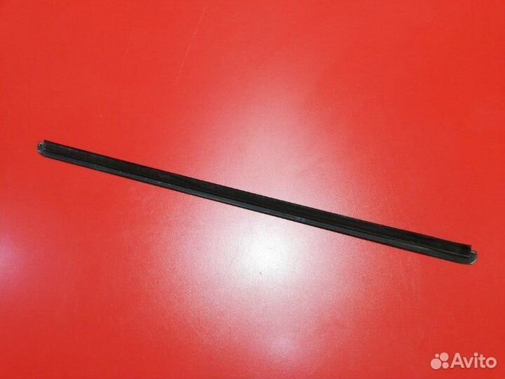 Молдинг стекла двери внешний передний левый