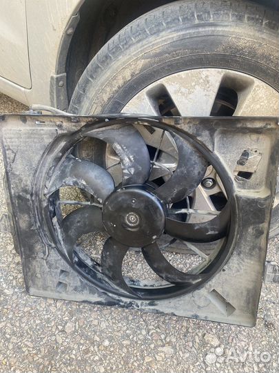 Вентилятор охлаждения радиатора Kia Rio 3