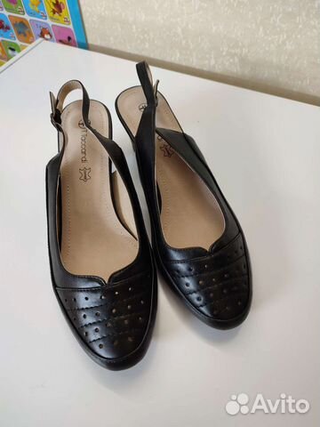 Босоножки новые