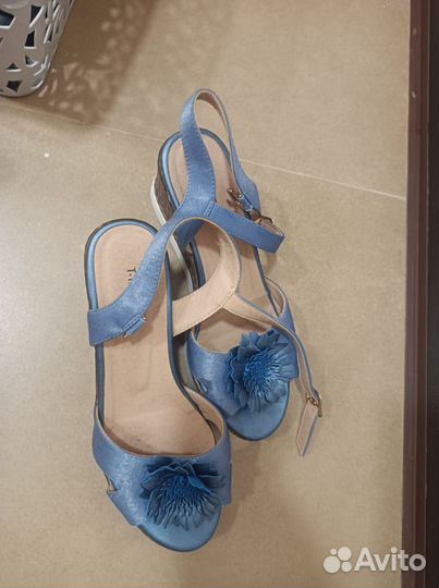 Босоножки женские 38 размер kari