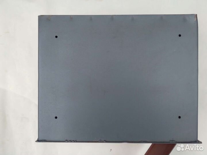 Шкафчик (сейф) металлический