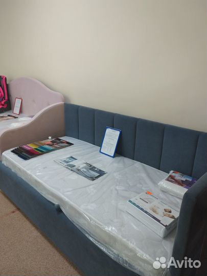 Кровать интерьерная 