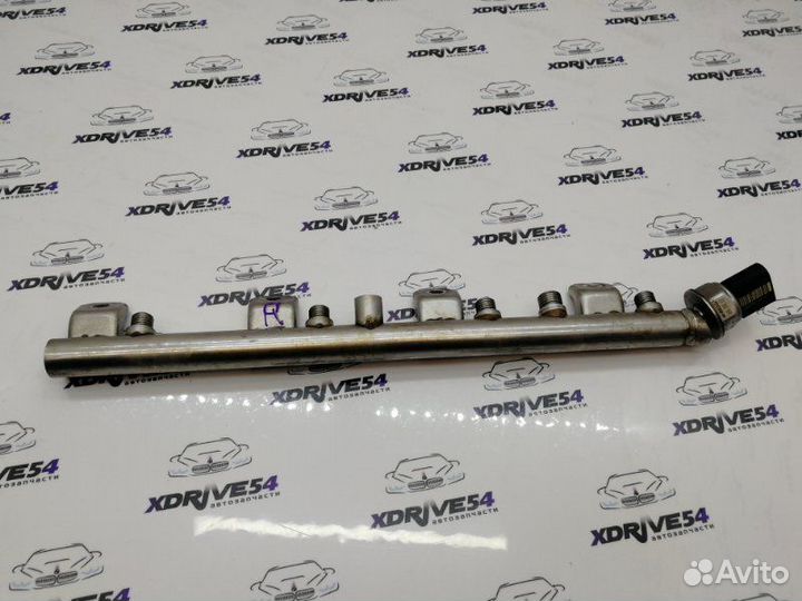 Топливная рейка правая Bmw X6 E71 N63B44 2011