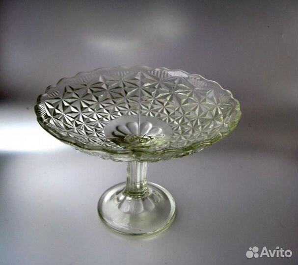 Ваза на ножке бесцветное стекло СССР