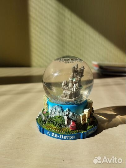 Стеклянный шар со снегом статуэтка Крым