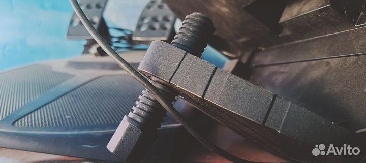 Игровой руль logitech momo racing