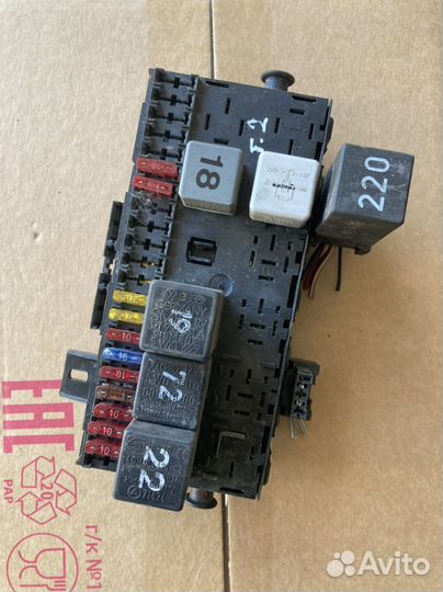Блок предохранителей в сборе Фольксваген golf 2