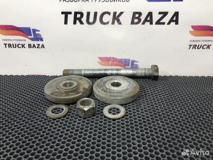 Болт крепления рессоры