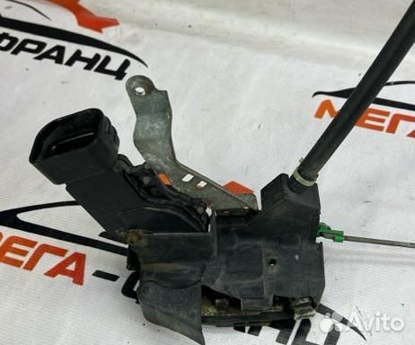 Замок двери передний левый Toyota Cresta седан