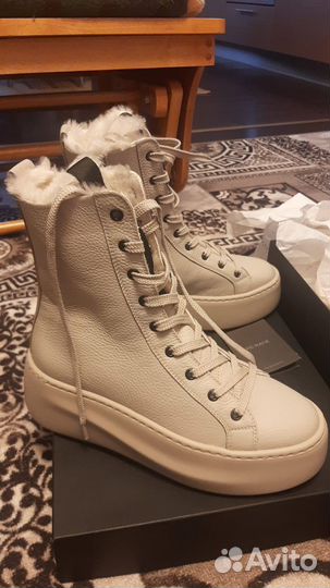 Ботинки зимние женские Vic Matie