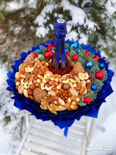 Новогодняя корзина подарок на новый год